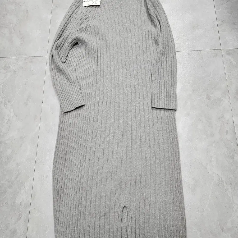 F 데일리룩 DAILYLOOK 골지 니트 롱 원피스 미사용