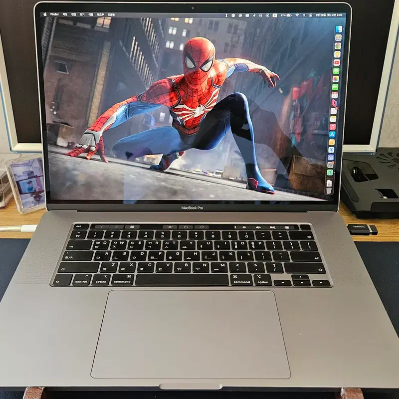 2019 맥북프로 16인치 i7 32gb 512GB / A2141