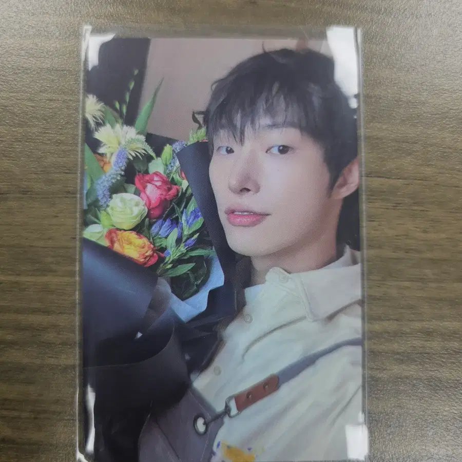 에이티즈 ATEEZ 프롬스토어 플라워카페 당일착장 미공포 - 민기