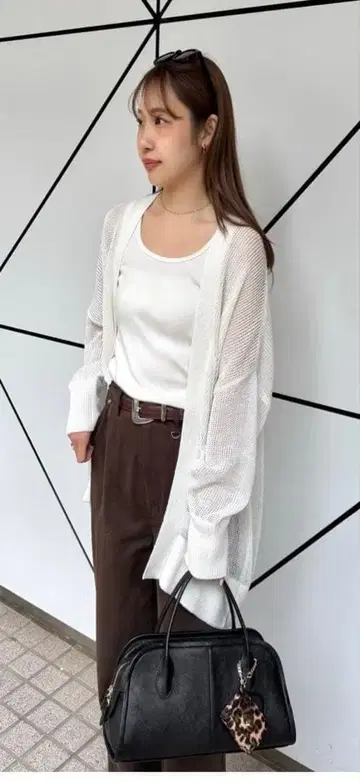 화이트 시어 가디건