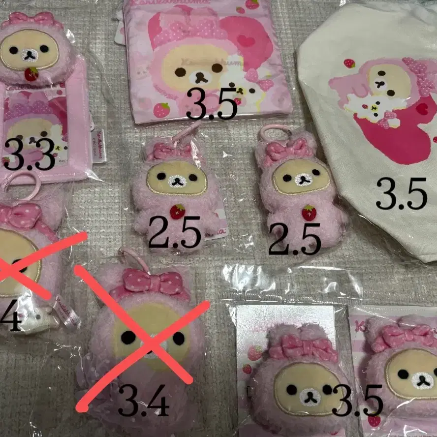 우사기 코리락쿠마 팝업 판매 키링 줄자 포카홀더 핀 등등