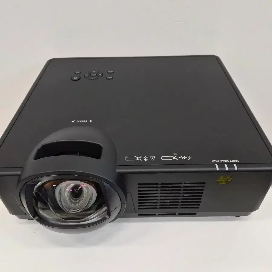극단초점 레이저 빔프로젝터 FOTI FP-GV770 7000안시 wuxga