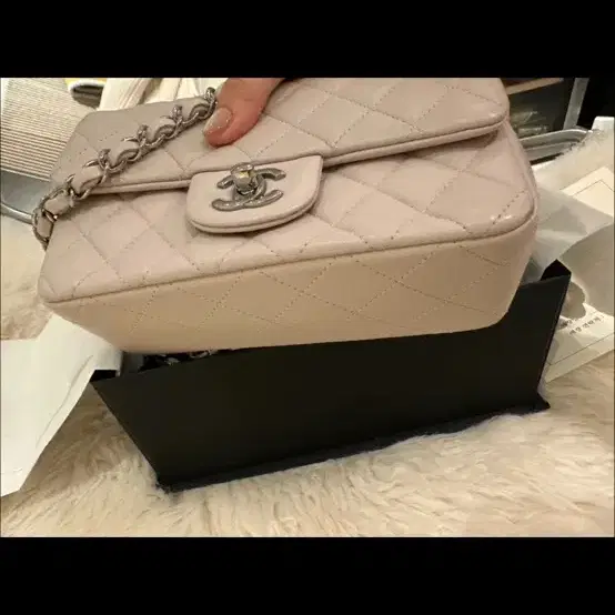샤넬 클래식 연핑크 스몰 램스킨 은장 사진 3