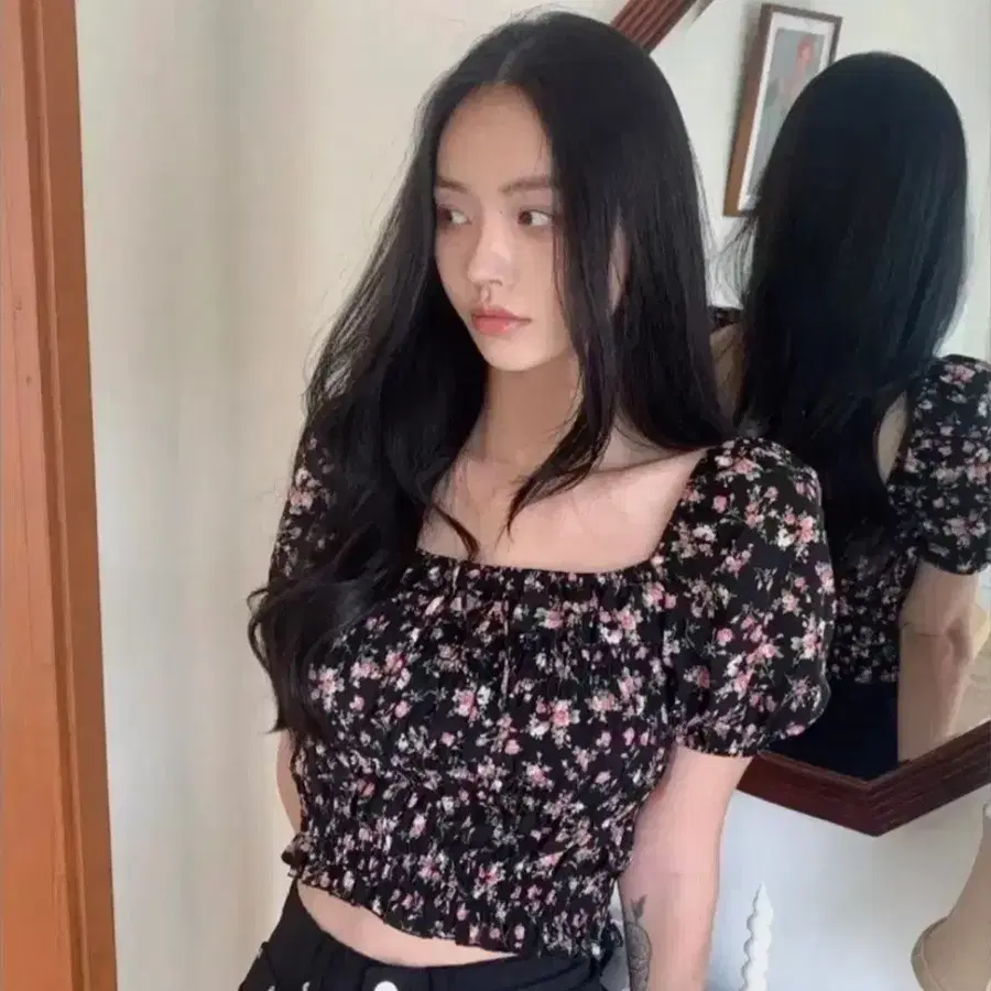 페일제이드 플로럴 스모크 블라우스 블랙