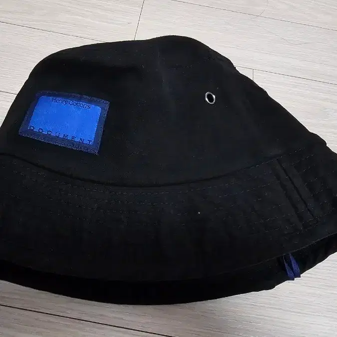 도큐먼트X헨리코튼 버킷 햇 블랙