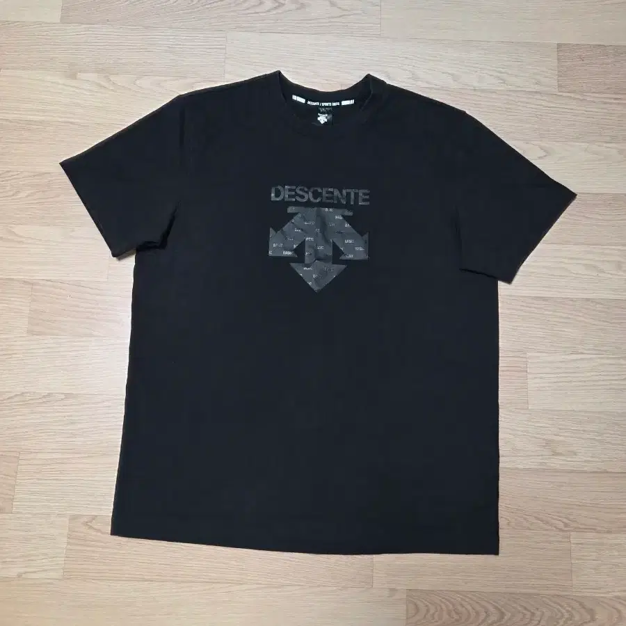 데상트 반팔티 XL(105)