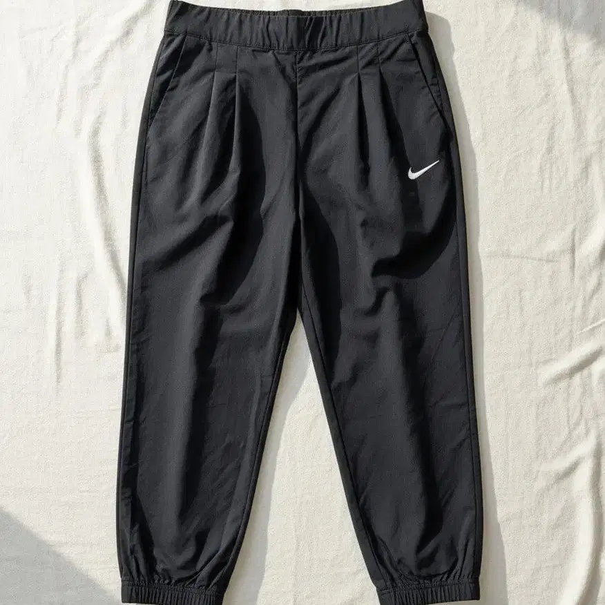 [NIKE] 블랙 우븐 조거 팬츠