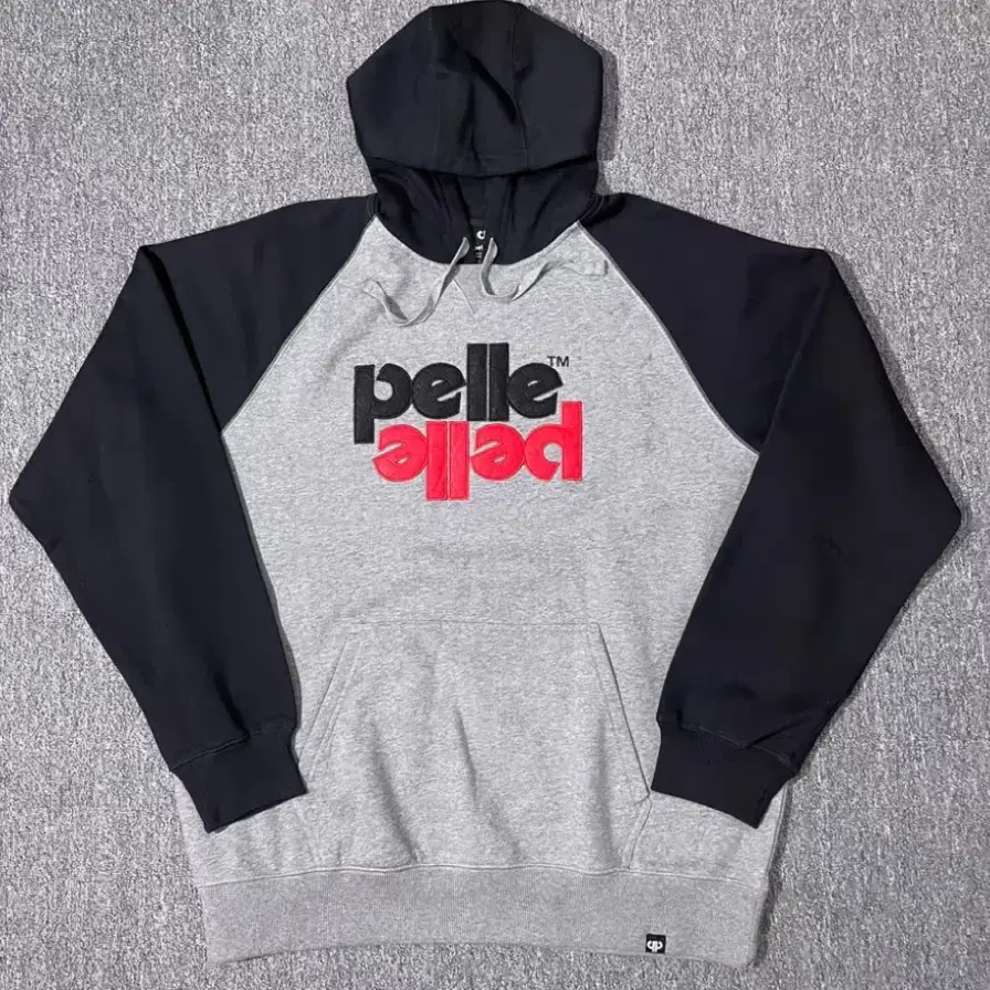펠레펠레(Pelle Pelle) 빅로고 자수 후드티