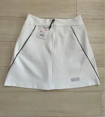 새상품 정가 21000엔 PUMA 골프 스커트 화이트