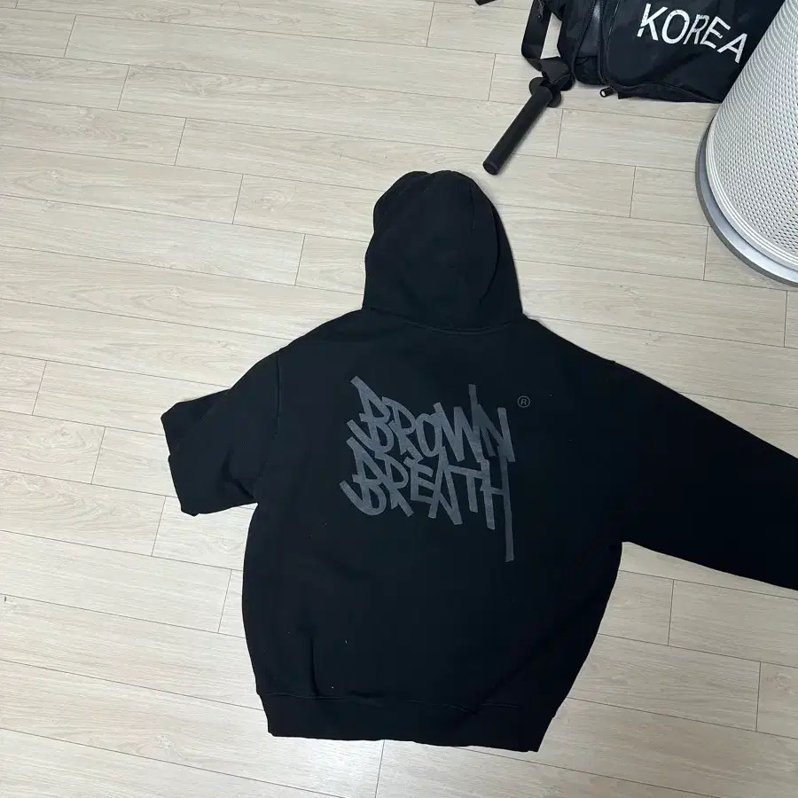 브라운브레스 후드티 블랙