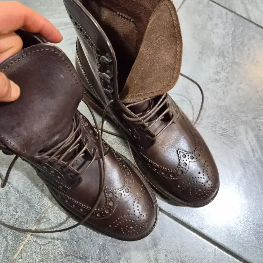 산토니 윙팁 브로그 부츠 다크브라운7