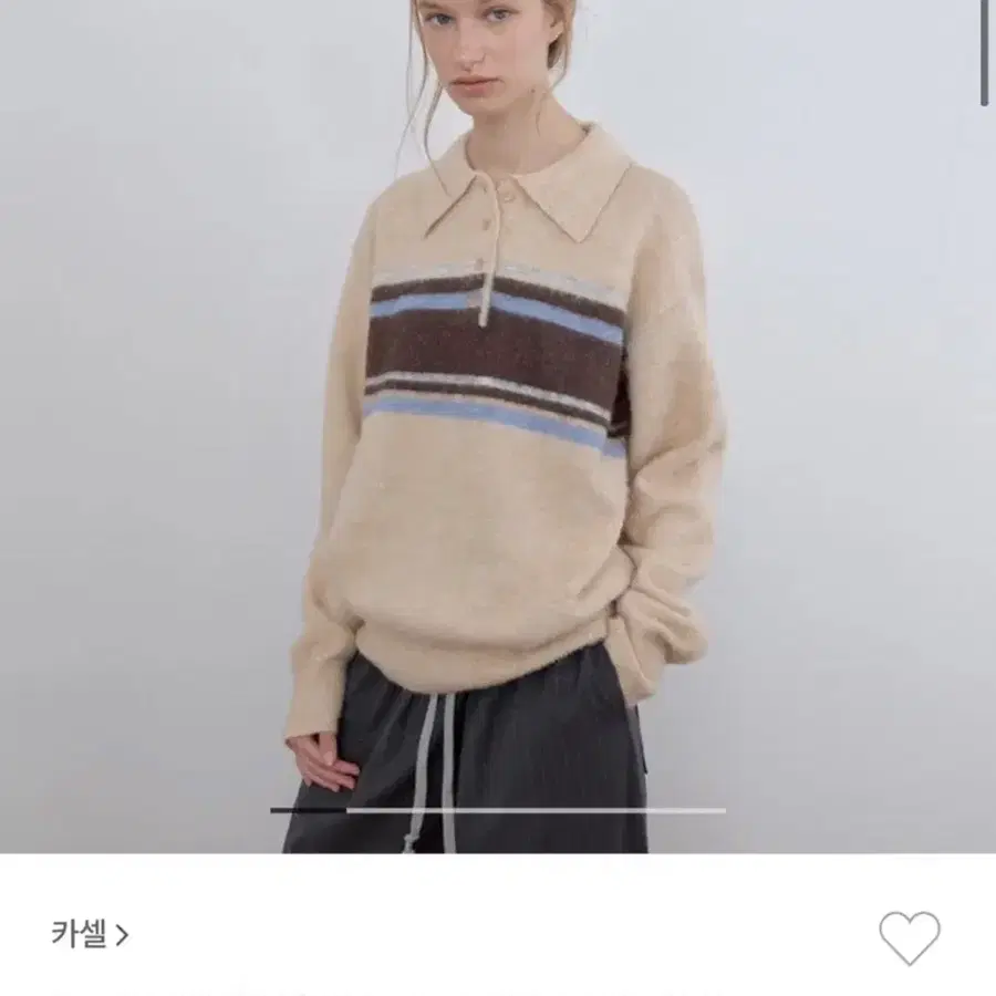 카셀 멀티 스트라이프 폴로 니트 살몬 베이지 색상