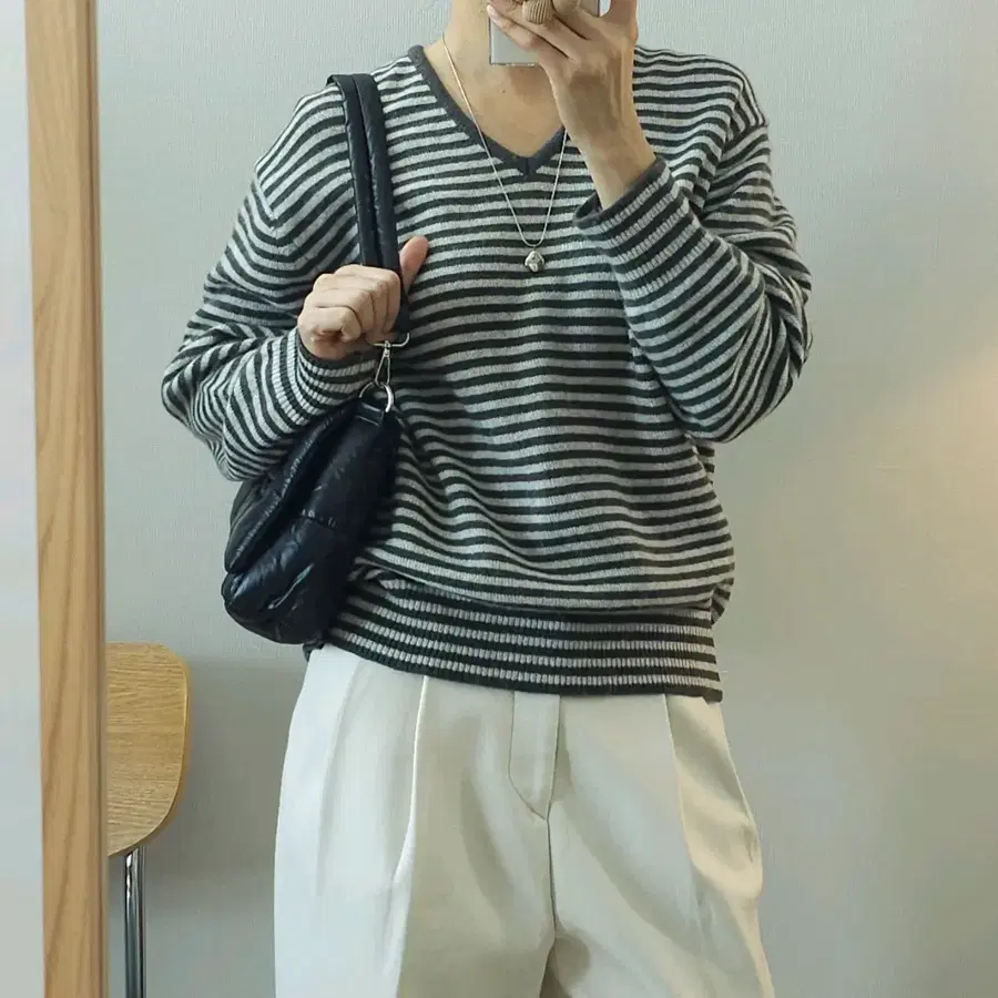(F)라룸 여성 브이넥 스트라이프 긴팔 니트