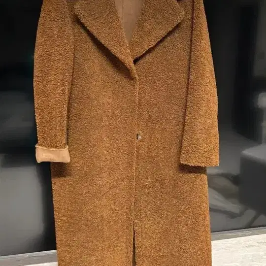 올리브데올리브 버클 무스탕
