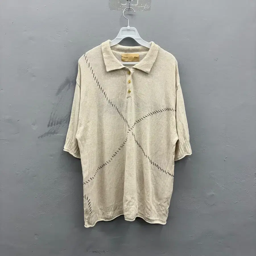 마땡 킴 핸드스티치 반팔카라 니트