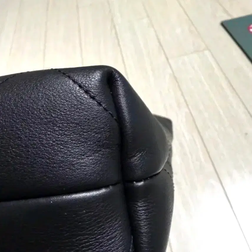 샤넬 가방 2025/26년 맥시호보백 블랙 사진 5
