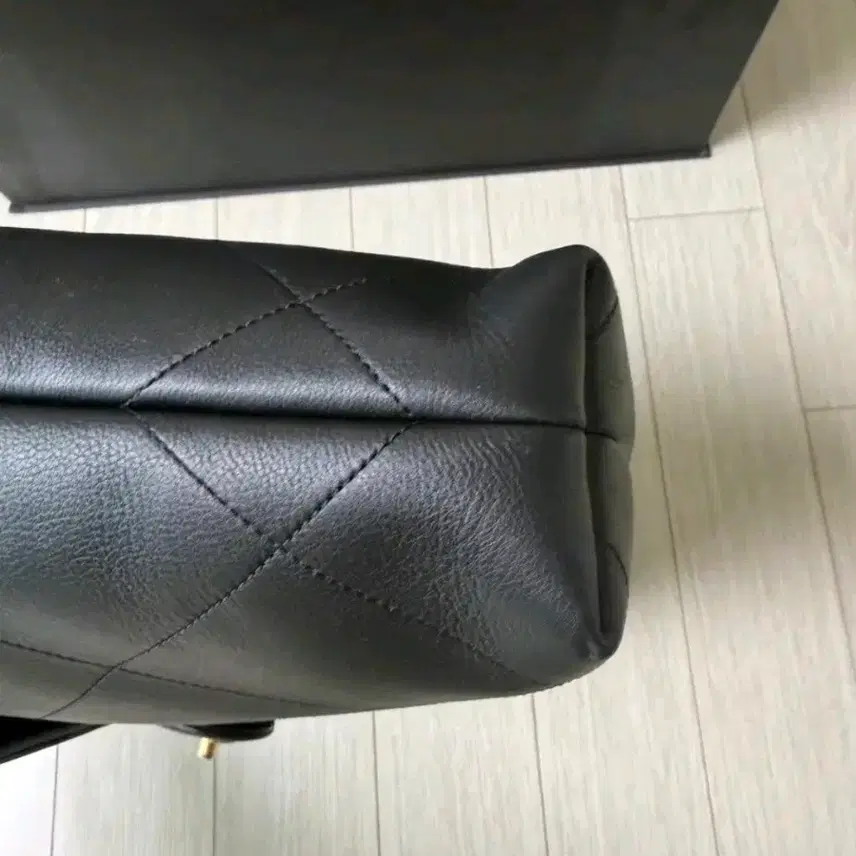 샤넬 가방 2025/26년 맥시호보백 블랙 사진 8