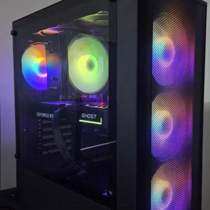 (새상품)(직거래) 7500F RTX5060 게이밍 컴퓨터 본체