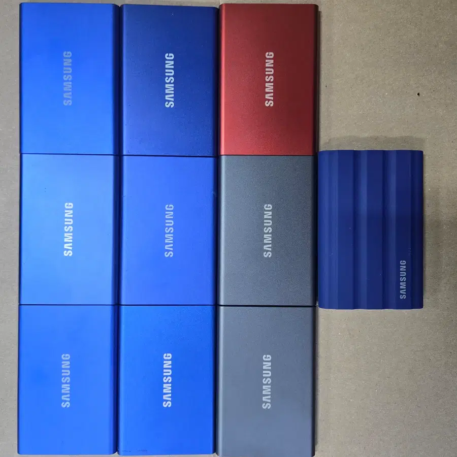 삼성전자 포터블 SSD T7 2TB (2테라) 판매합니다