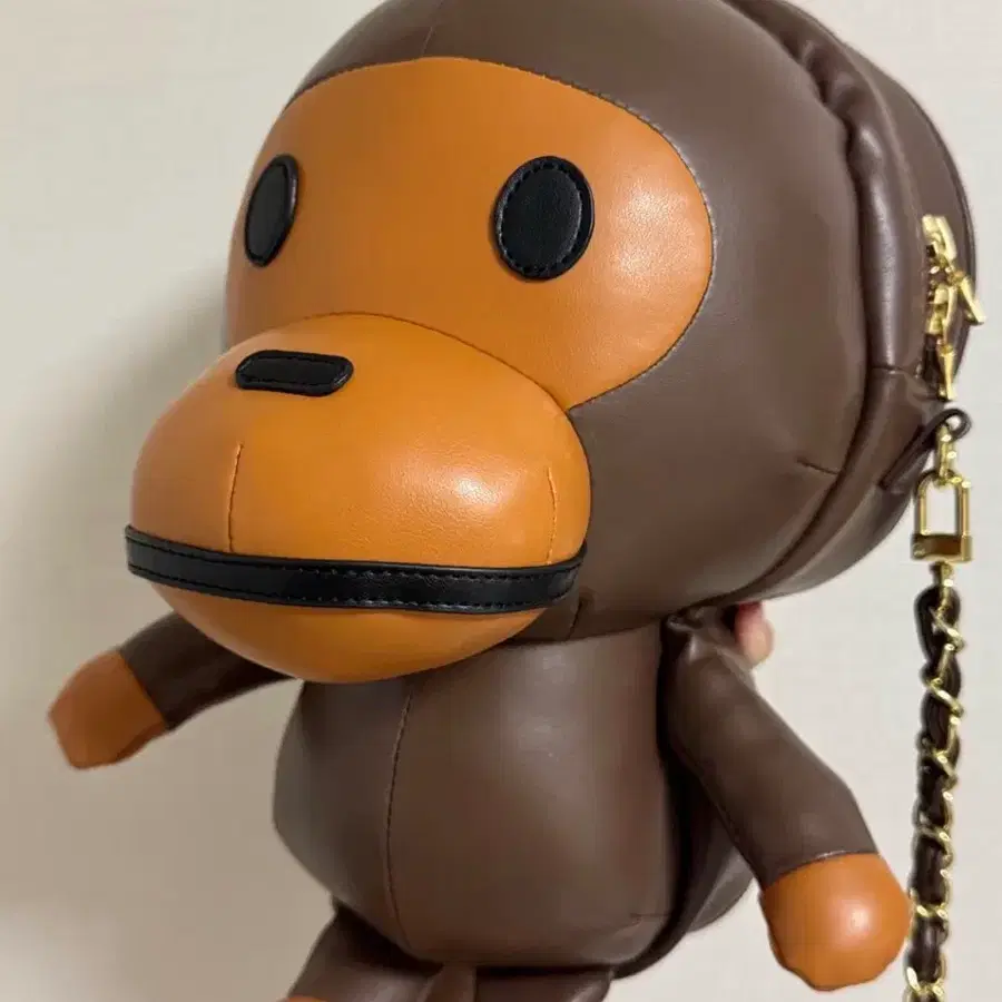 베이프 마일로 플러시 숄더백 BABY MILO