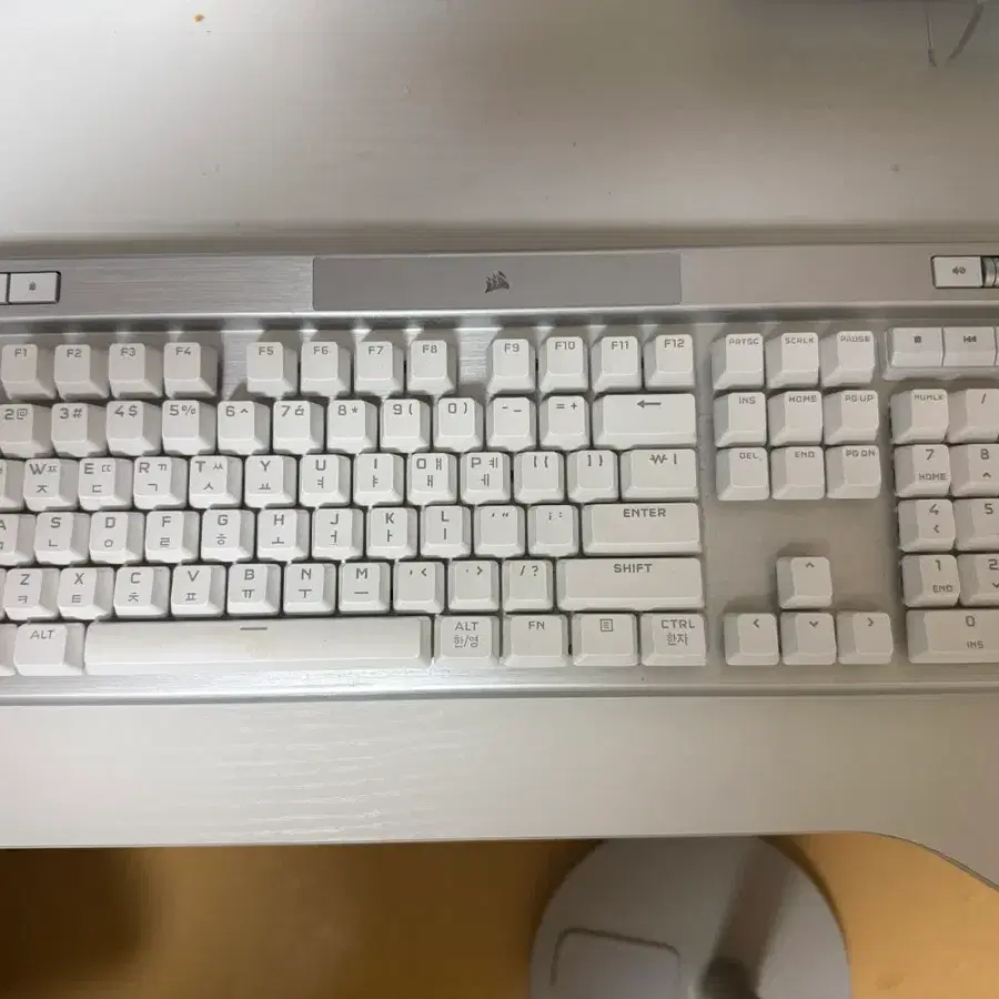 커세어 K70 RGB PRO OPX 화이트