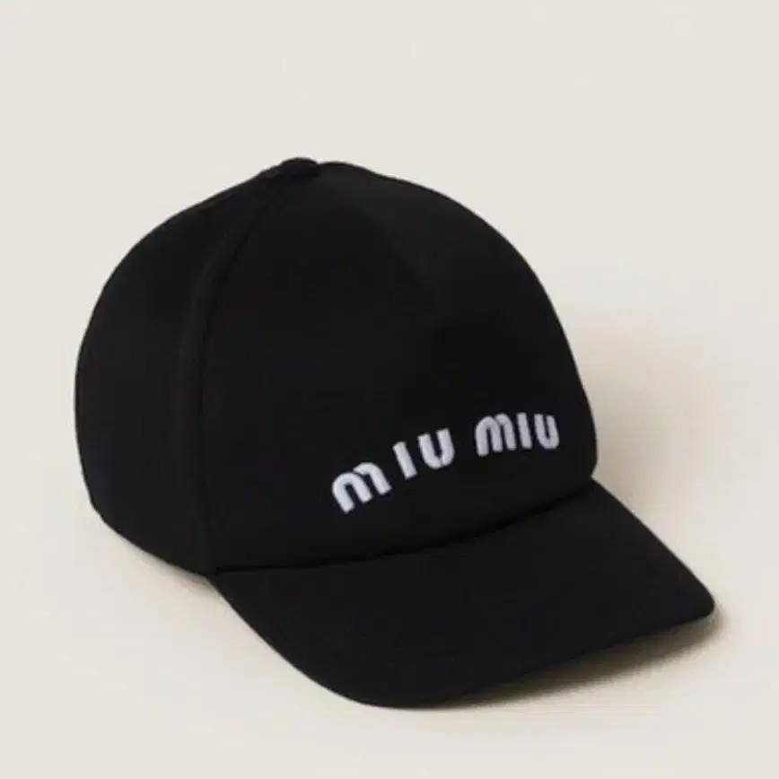 미우미우 볼캡 M