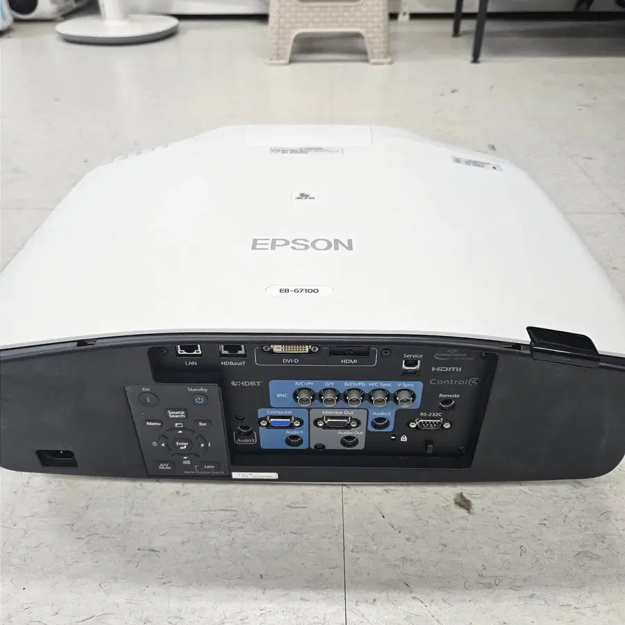 EPSON EB-G7400 프로젝터 판매합니다.