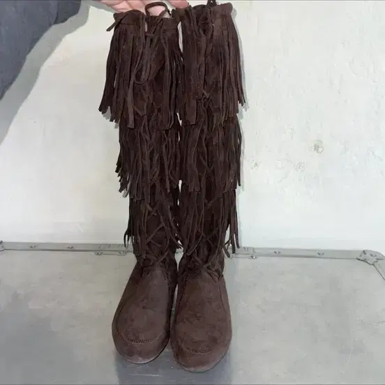 미네통카 프린지 롱부츠