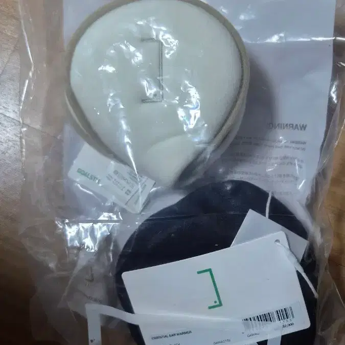 골 스튜디오 이어 워머 블랙,화이트 모두 새 상품