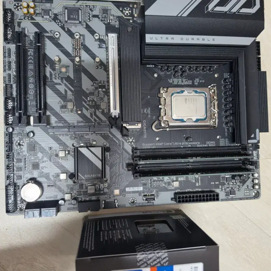 인텔 울트라 270K PLUS + Z890 + RAM 32G