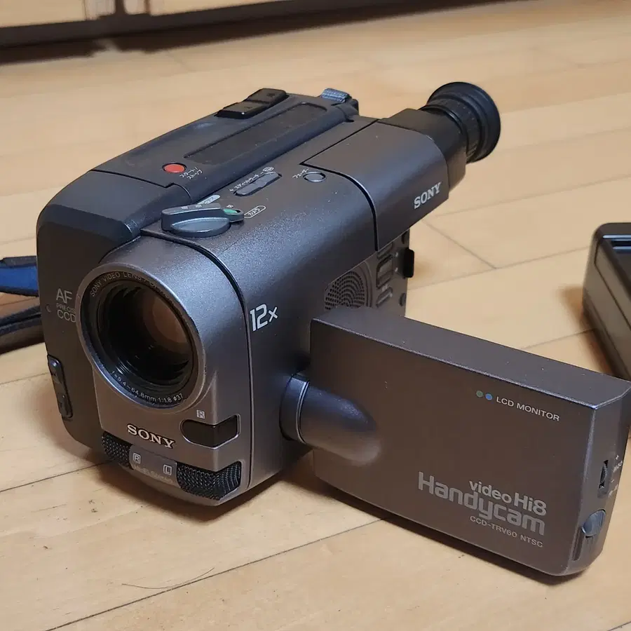 SONY 소니 CCD-TRV60 8mm 디지털 캠코더 카메라 핸디캠