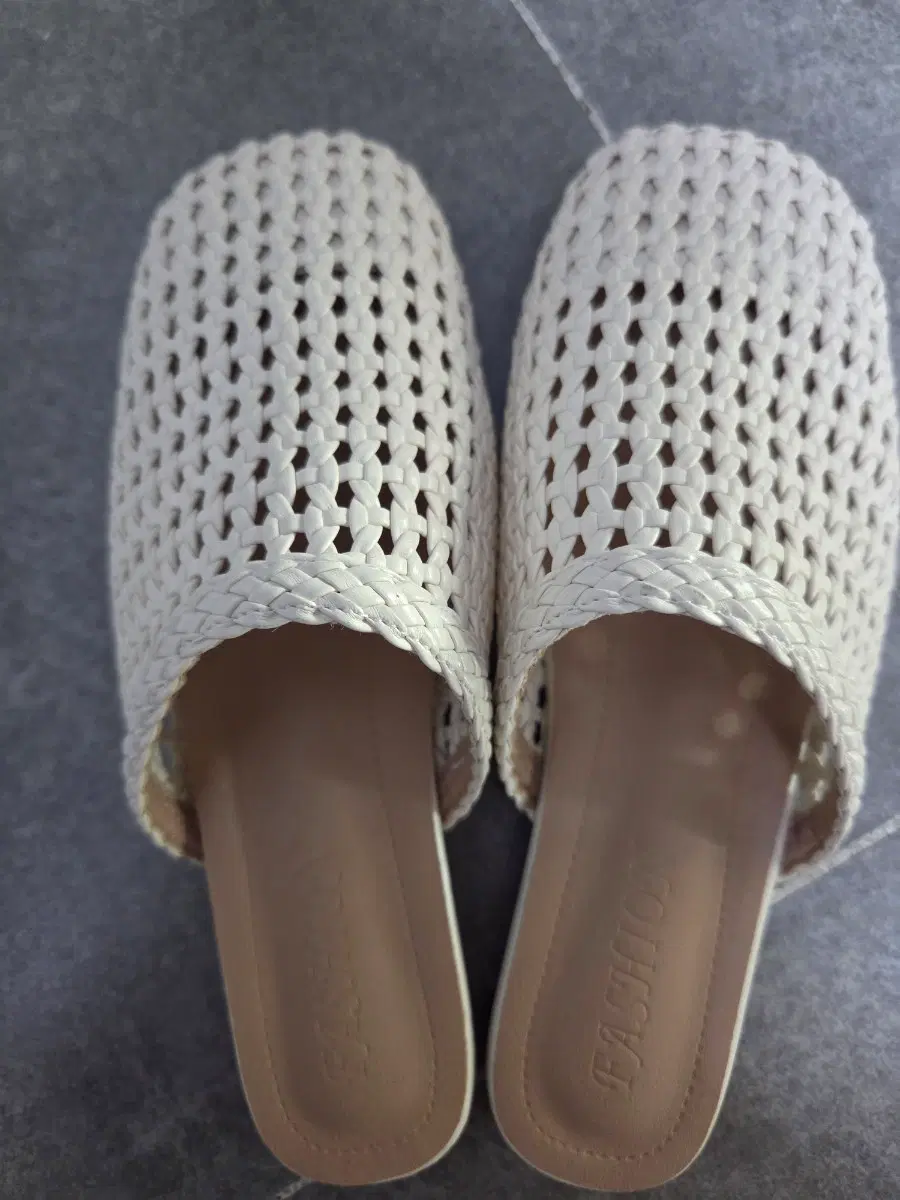 Mule Slippers White