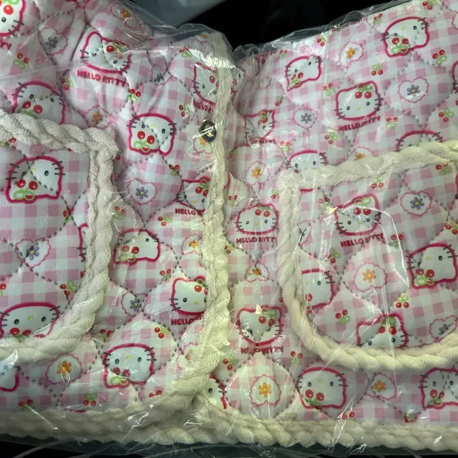 미개봉) 산리오 문방구 키티 퀼팅 조끼