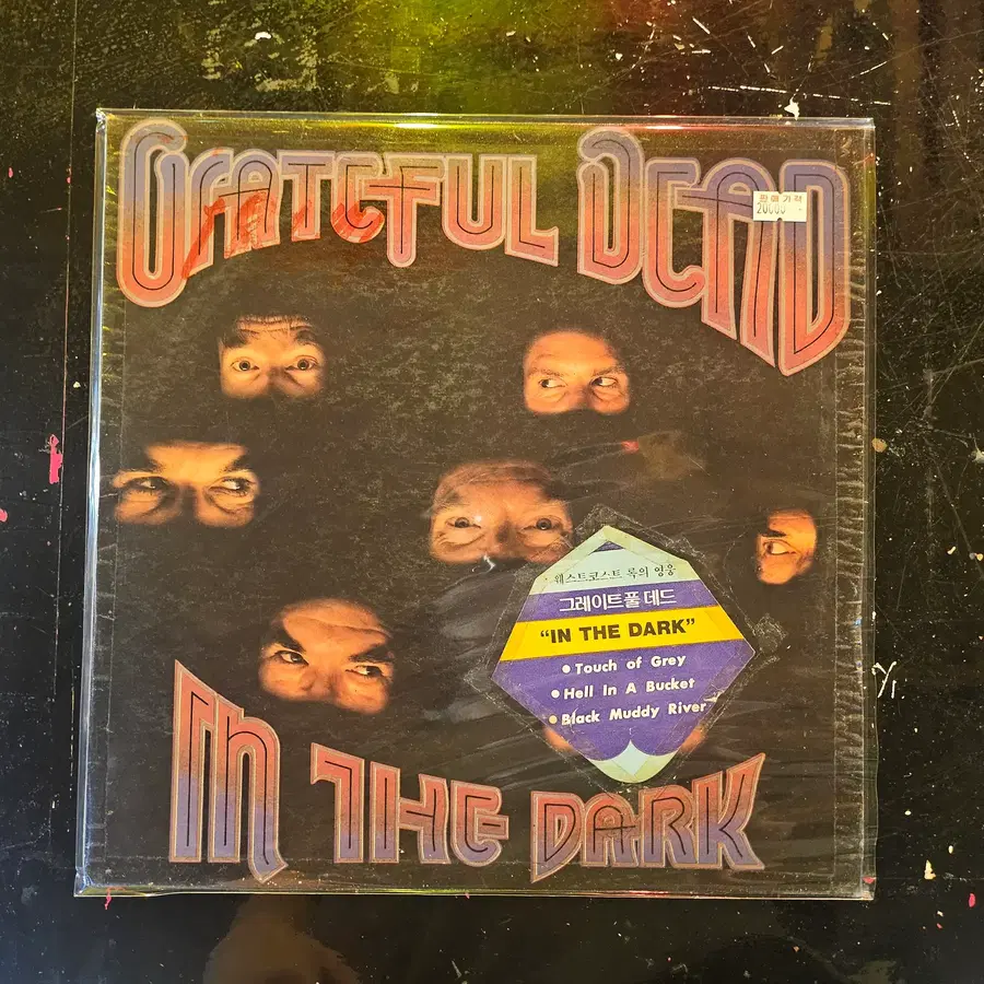 미국 밴드 그레이트풀 데드(Grateful Dead)의 열두 번째 정규 앨범이자 이들의 커리어 중 대중적으로 가장 거대한 성공을 거둔 명반  국내 라이선스 LP 음반