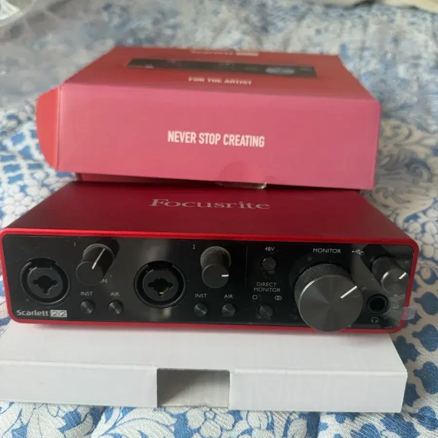 Focusrite Scarlett 2i2 오디오 인터페이스