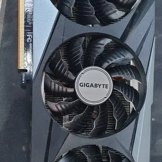 라데온 GV-R68XT 라데온 R6800 16g 화면 불