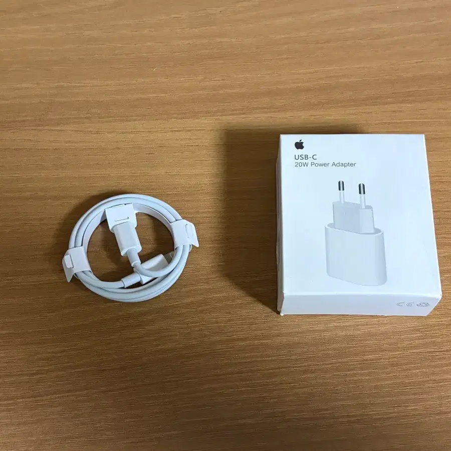 애플 정품 USB-C 20W 전원 어댑터 + c to 라이트닝 8핀