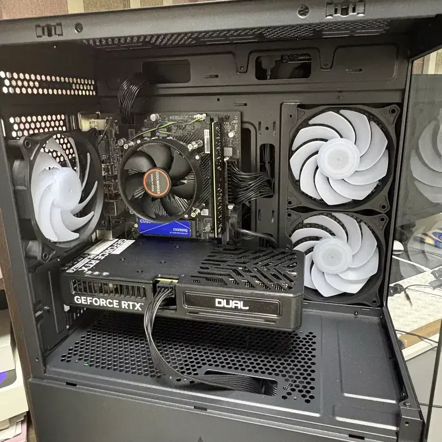 RTX 5060ti 본체