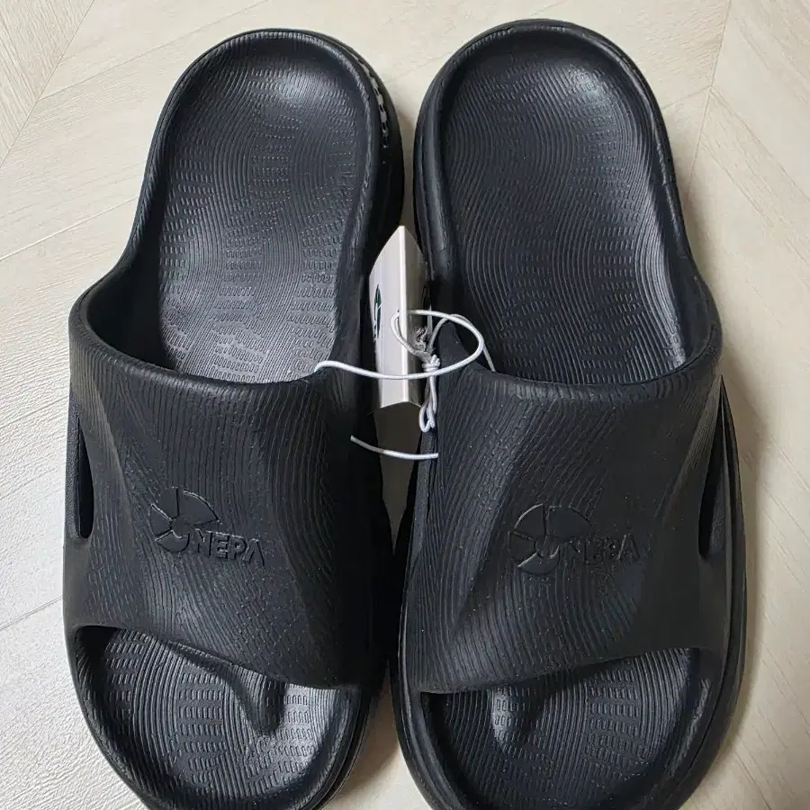 네파 정품 슬리퍼 260mm 새제품 블랙새제품