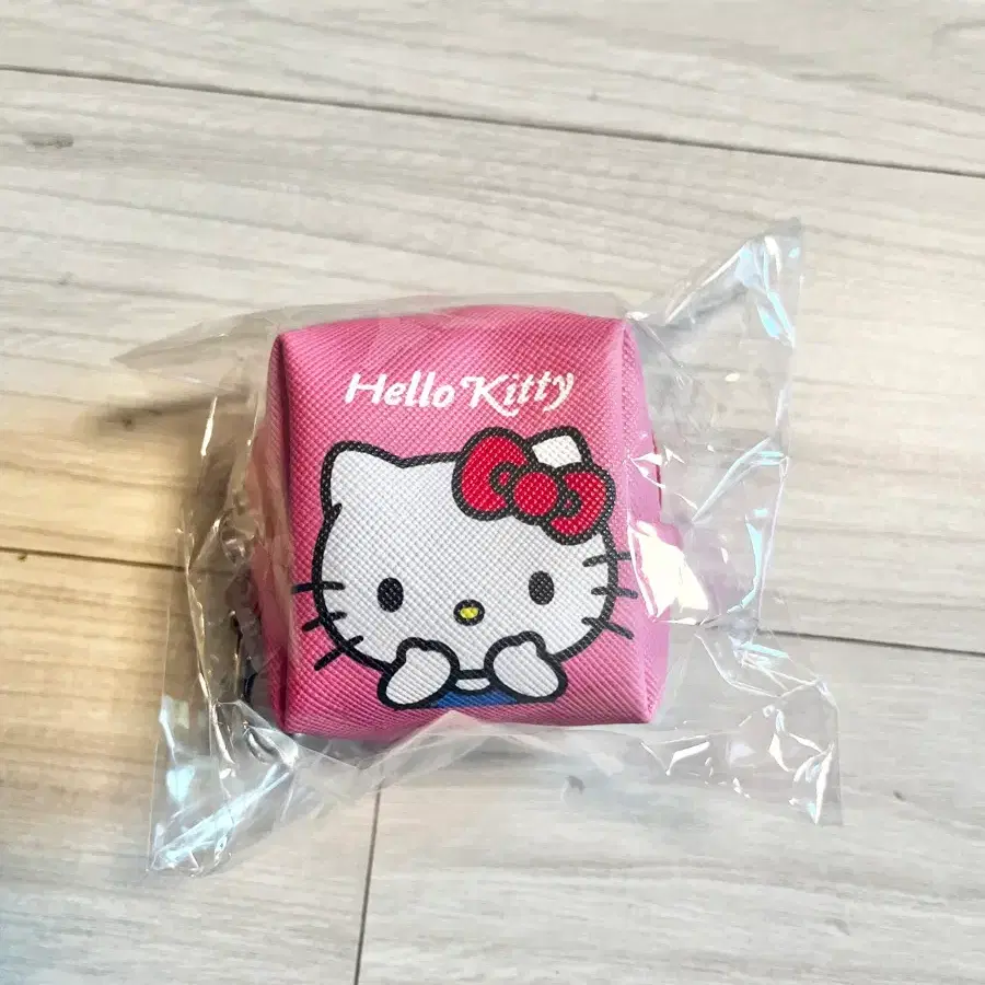 헬로키티 미니 파우치