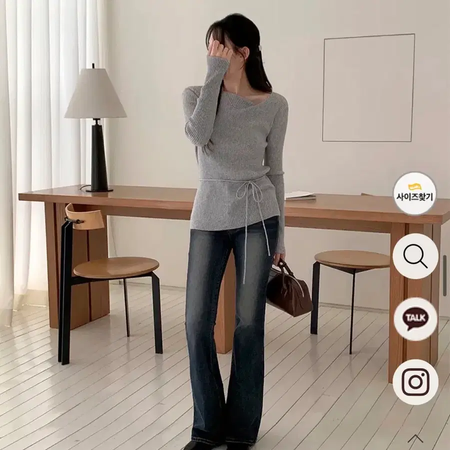 스트랩 사선 골지 니트