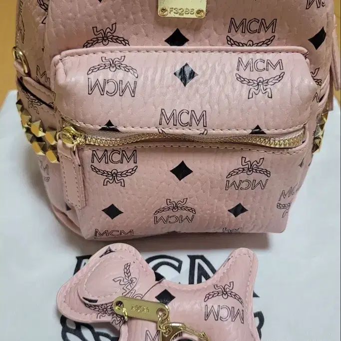 Mcm 핑크백팩 입니다