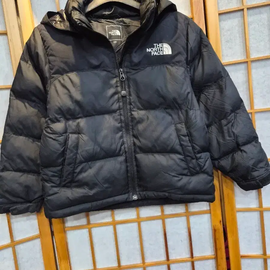 노스페이스 블랙패딩 120