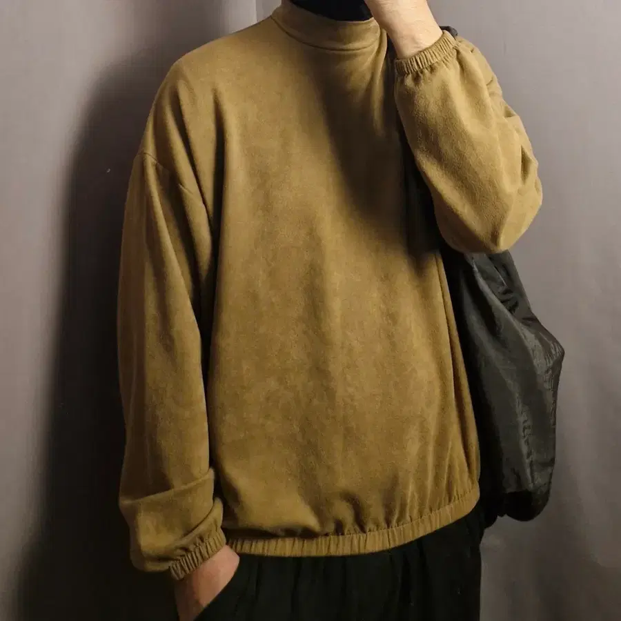 사스콰치패브릭스 스웨이드 모크넥