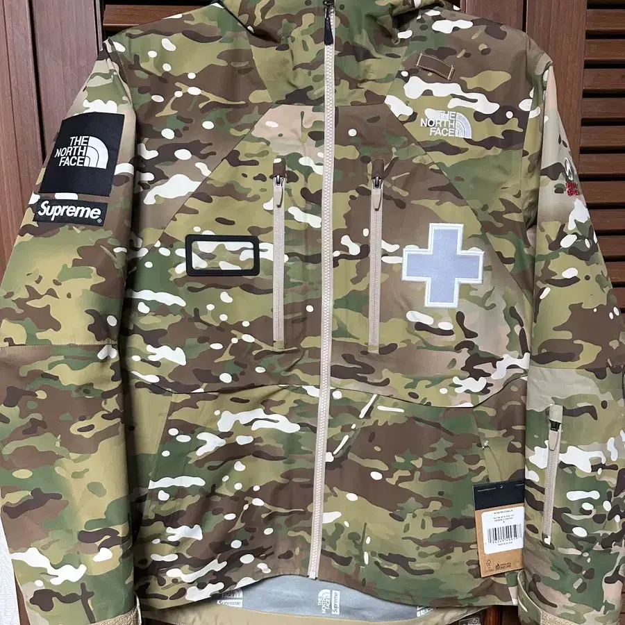 [S] 새상품 슈프림x노스페이스 레스큐 멀티카모 마운틴프로자켓
