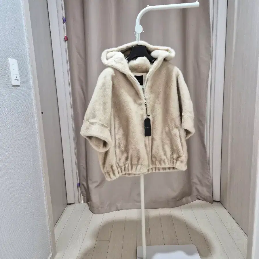 페이크 퍼 후드 집업 자켓 베이지.새상품