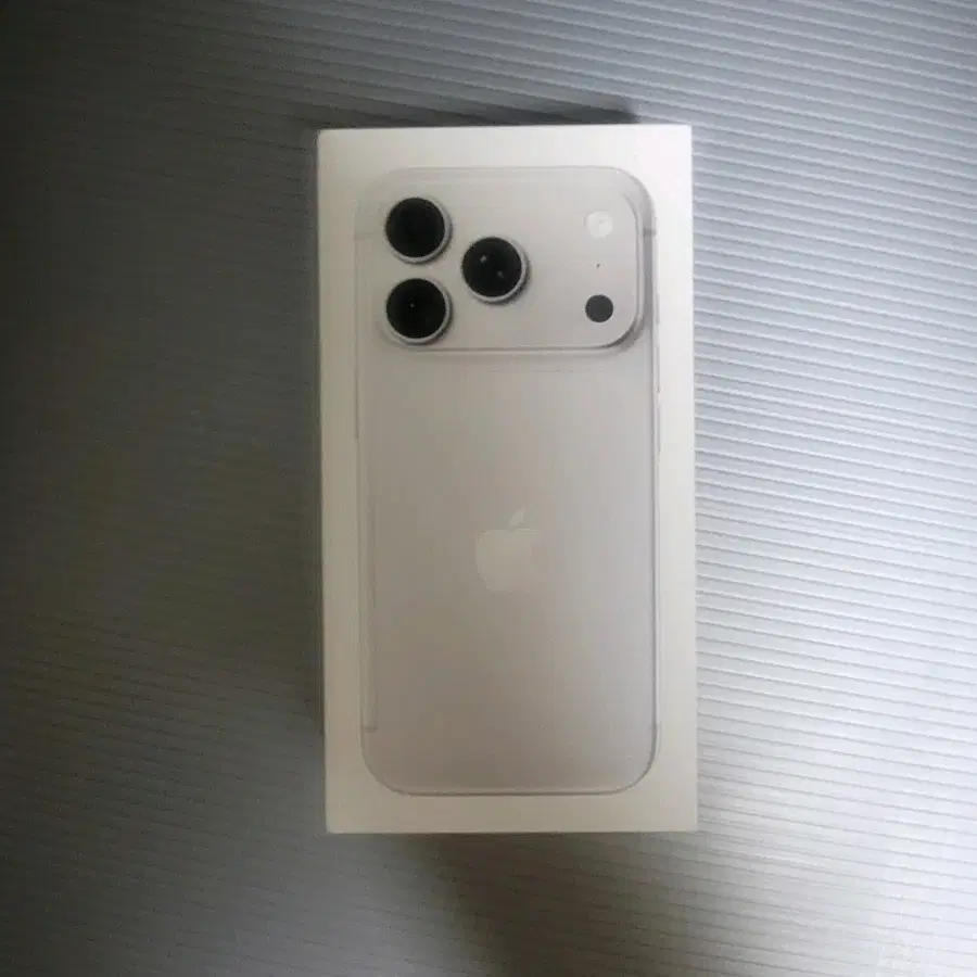아이폰 18 프로맥스 실버 256GB 자급제 미개봉 새상품