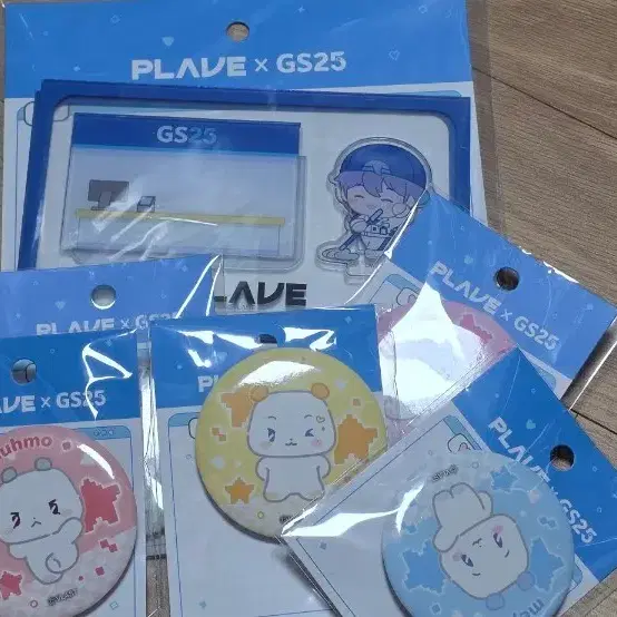 플레이브 GS25 굿즈 아크릴 디오라마(예준)+뱃지 세트