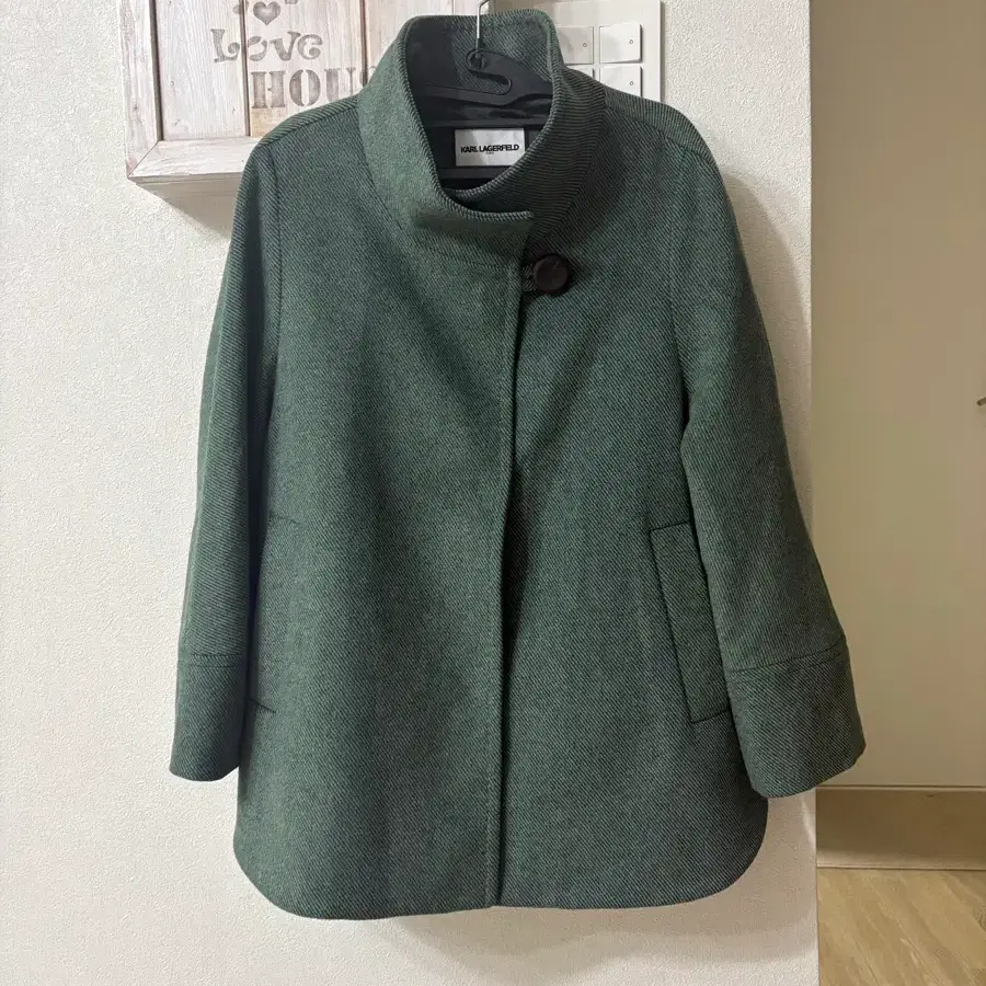 칼 라거펠트 그린 하프코트