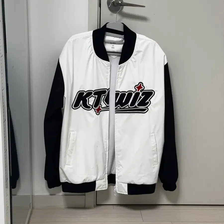 KT WIZ 야구 점퍼 화이트